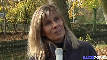 La Giornalista Bionda Fa Sesso Con Due Belle E Forti Colleghe Nel Cazzo