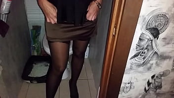La Filma Quando Fa La Pipì E Poi Le Lecca Il Culo