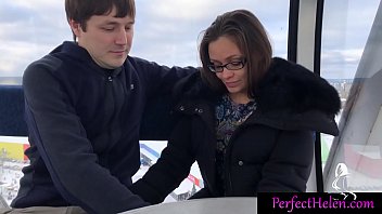 Le ragazze che succhiano il cazzo al tuo comando ti fanno sentire qualcosa di completamente diverso e assolutamente perfetto